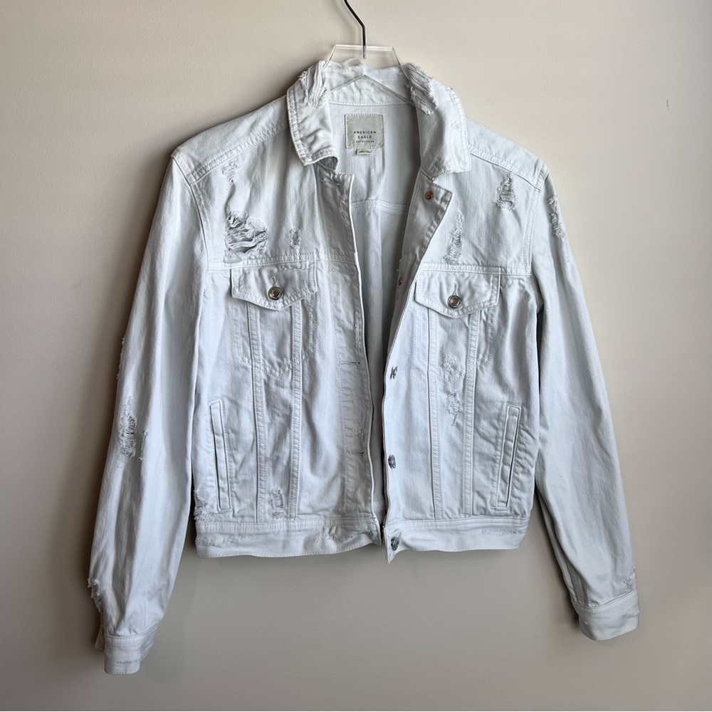 ➖American Eagle Outfitters AEO Distressed Denim Jacket S